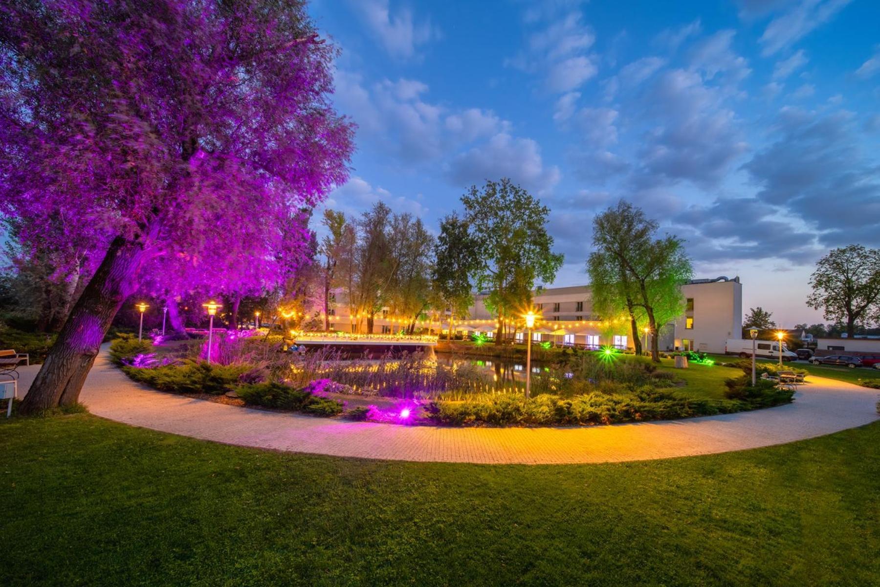 Green Garden Hotel Raszyn Exterior photo