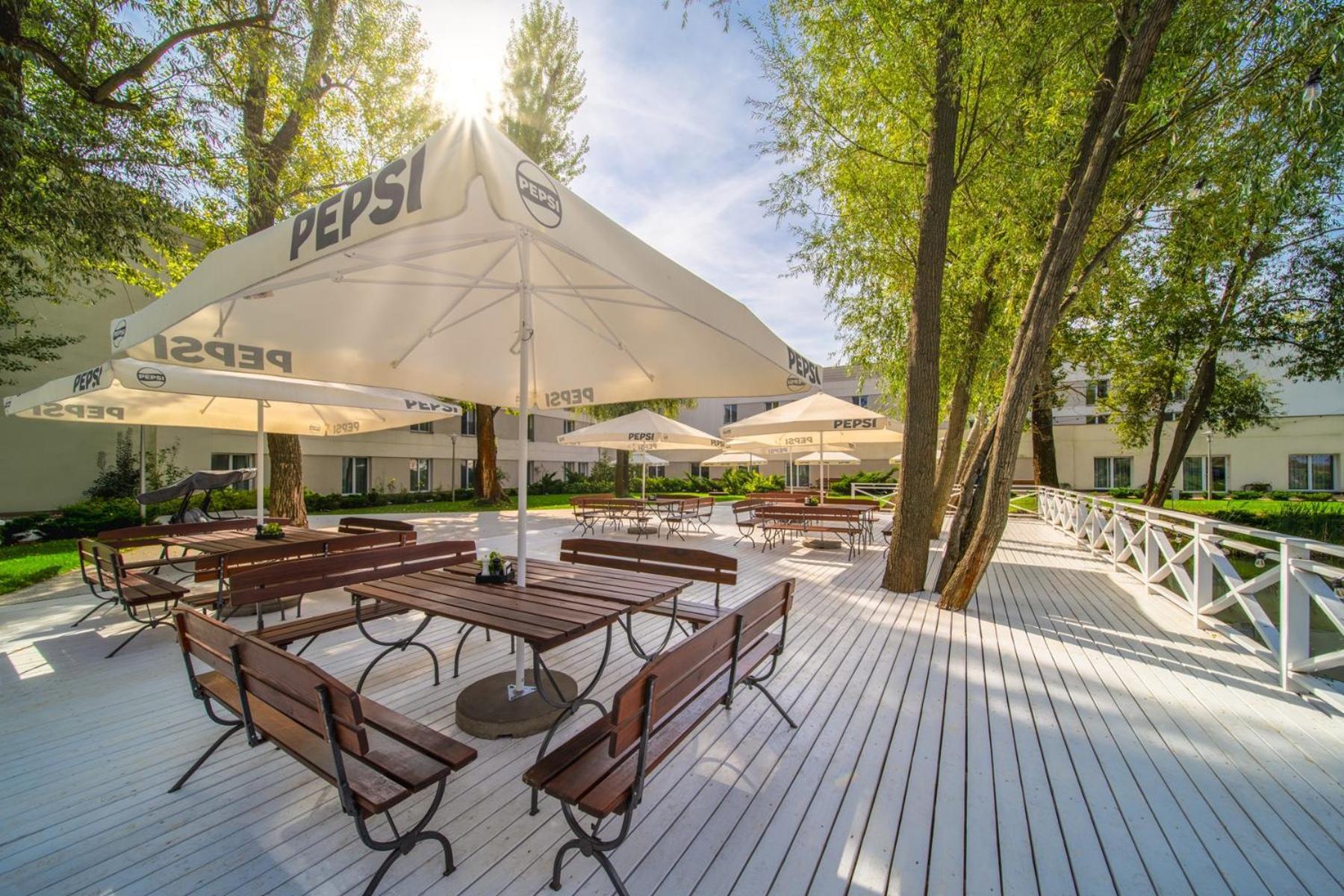 Green Garden Hotel Raszyn Exterior photo